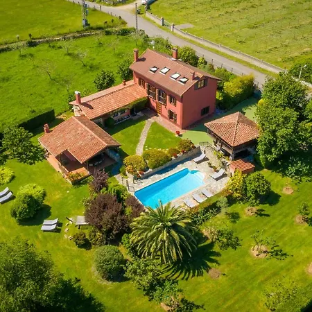 Casa De Aldea Con Piscina Calefactada Casa rural Villaviciosa (Asturias)