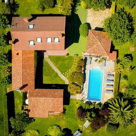 Casa De Aldea Con Piscina Calefactada Villaviciosa (Asturias)