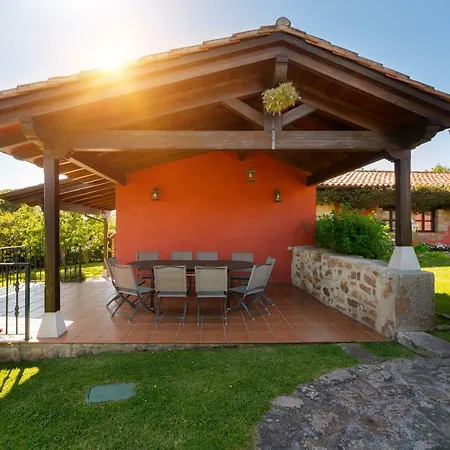 Casa De Aldea Con Piscina Calefactada Casa rural *