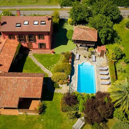 Casa De Aldea Con Piscina Calefactada * Villaviciosa (Asturias)